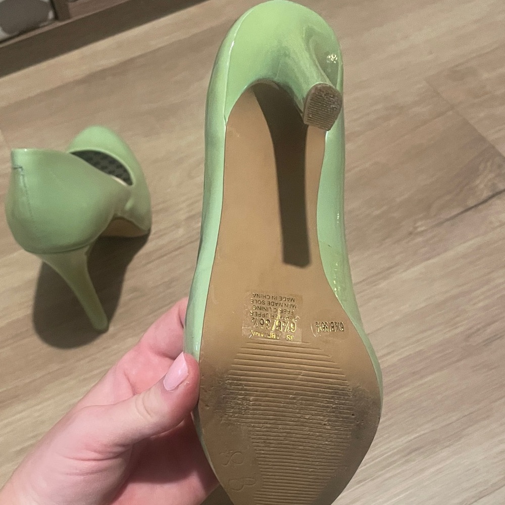 Jessica Simpson Mint Green Patent Round-Toe Pumps - Picture 5 of 10